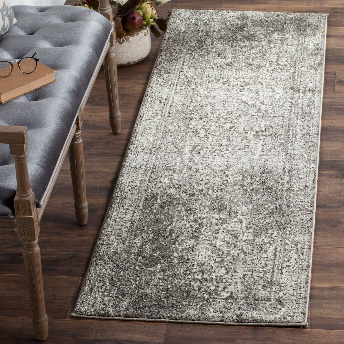 SAFAVIEH Evoke Area Rug 8x10 Large, Ivory & Taupe EVK256E